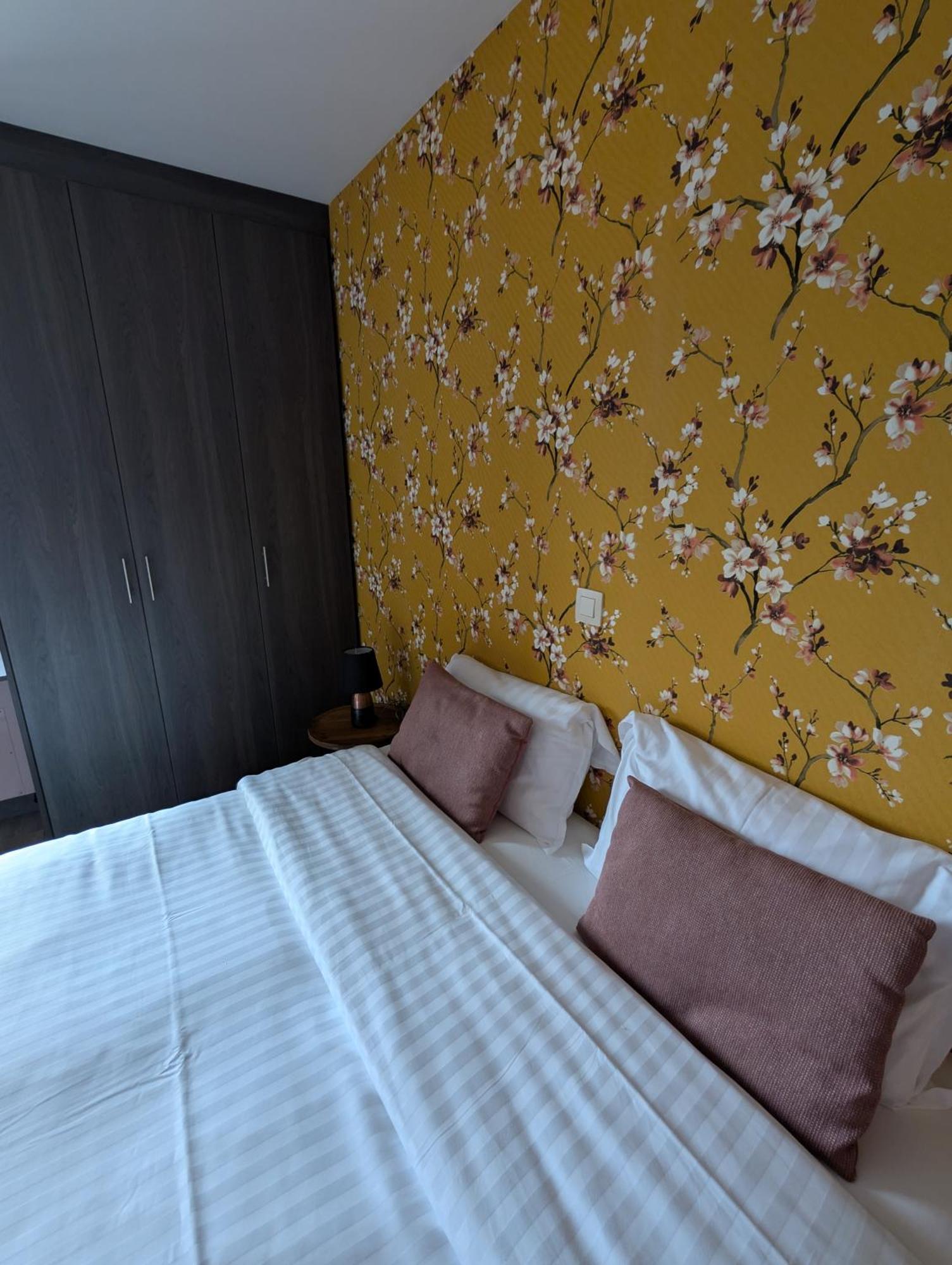 A Fleur De Couette 호텔 Auvelais 외부 사진